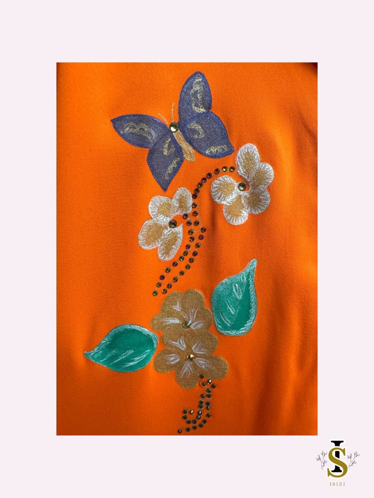 Handgeverfde kinder djellaba met vlinders en bloemen
